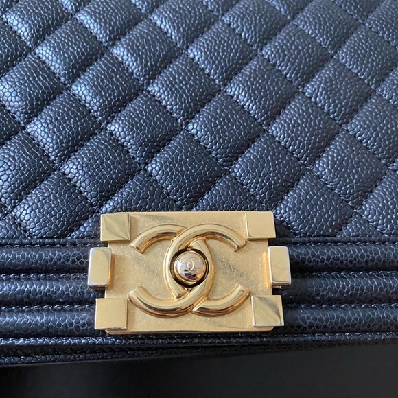 Chanel Medium Boy Handbag in Caviar Leather - Picture 3 of 13